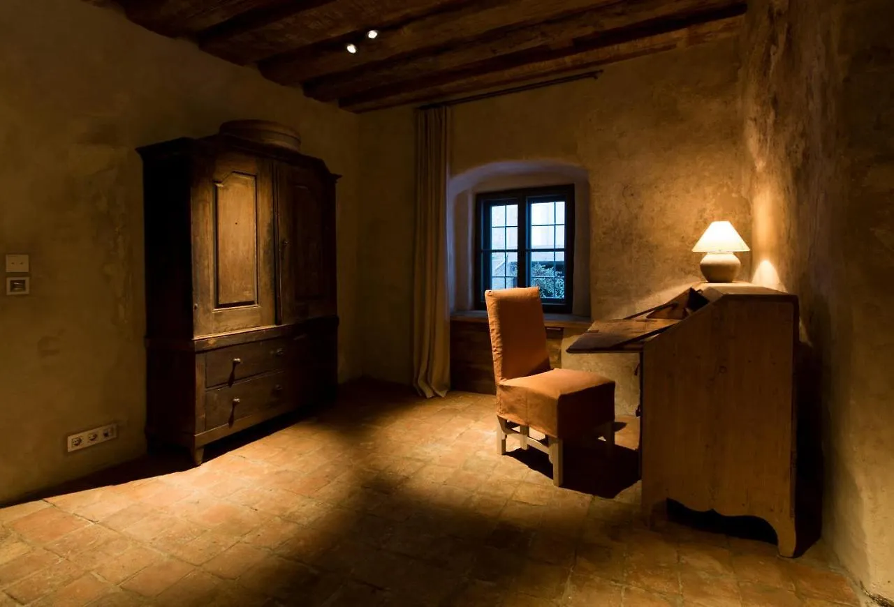 Townhouse Weisses Kreuz Boutiquehotel Salzburg Austria